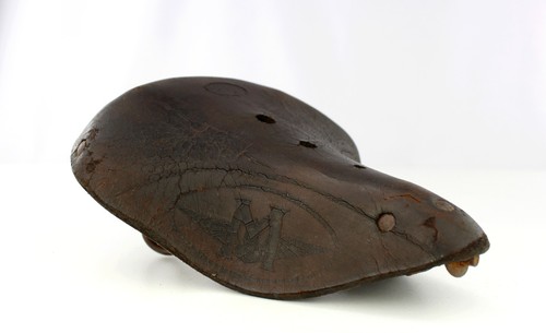 Ancienne petite selle - ancienne,